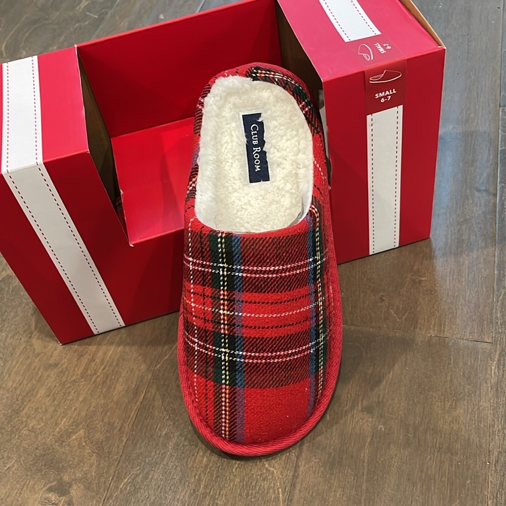 Club Room Men Slippers size(S 6-7 ) - Picture 2 of 6